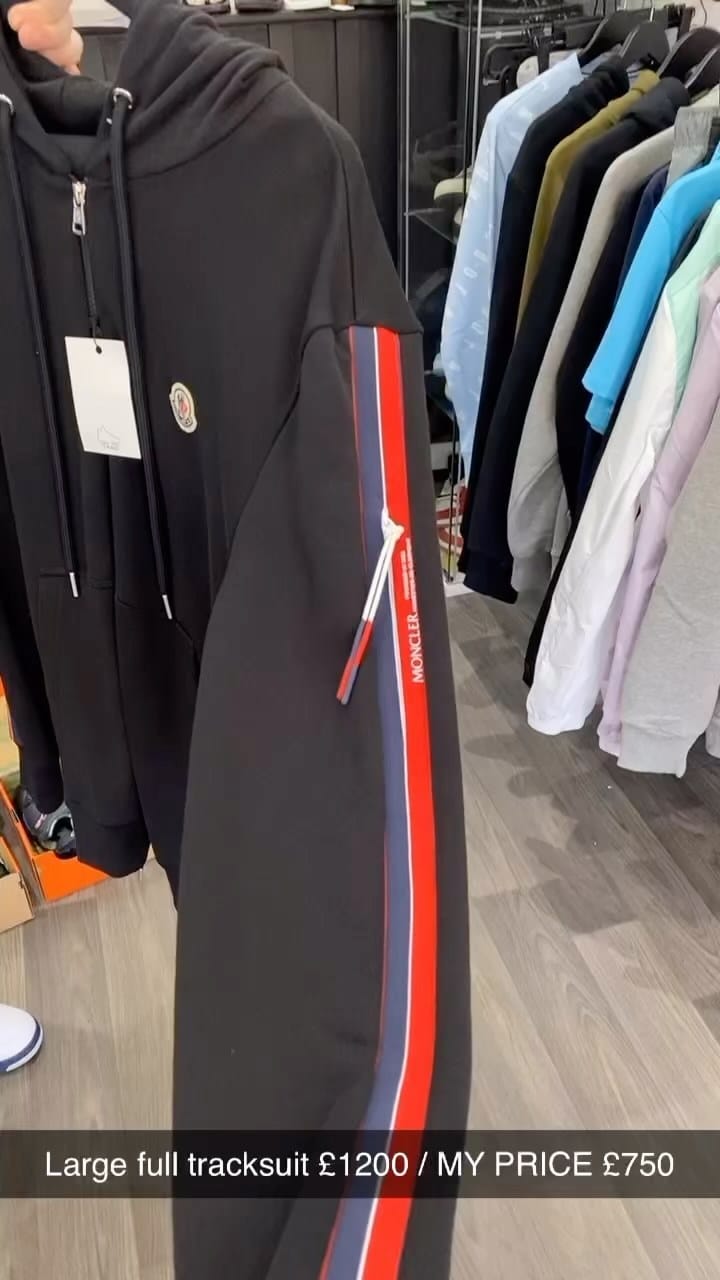 Post 6 by Luxury Shopping Service on Instagram (video)