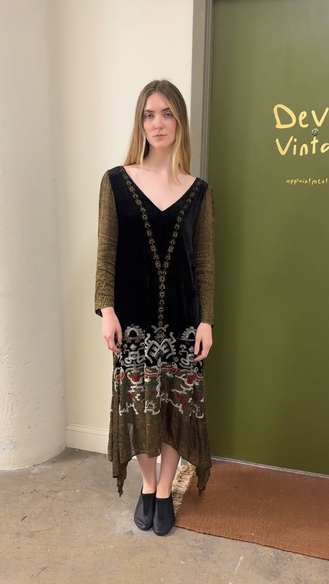 Post 9 by Devore Vintage on Instagram (video)