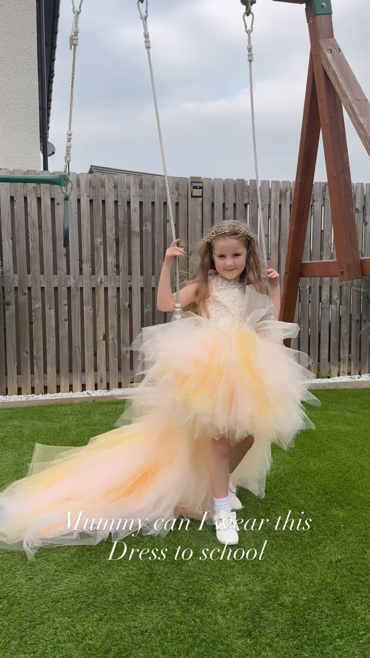 Post 8 by 🖤ＺＡＲＡ▪️ＭＣＫＥＲＲＡＣＨＥＲ 🖤 on Instagram (video)