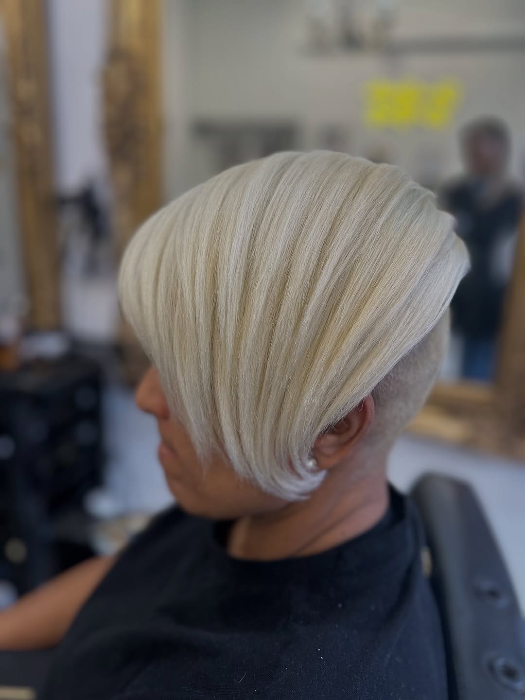Post 2 by DIVINE BRAZILIAN HAIR & BEAUTY on Instagram (carousel)
