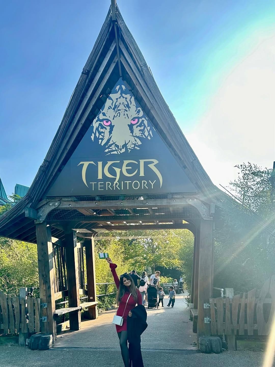 Post 3 by R I D H I M A on Instagram (carousel)
