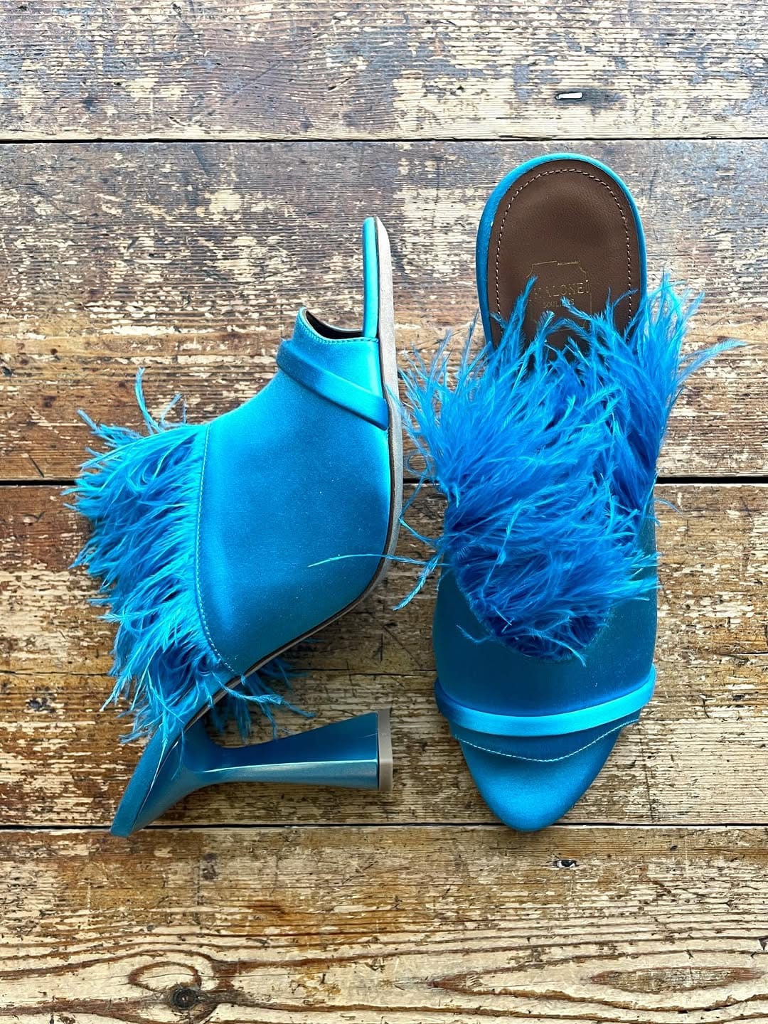 Post 4 by Retro Woman Notting Hill on Instagram (carousel)