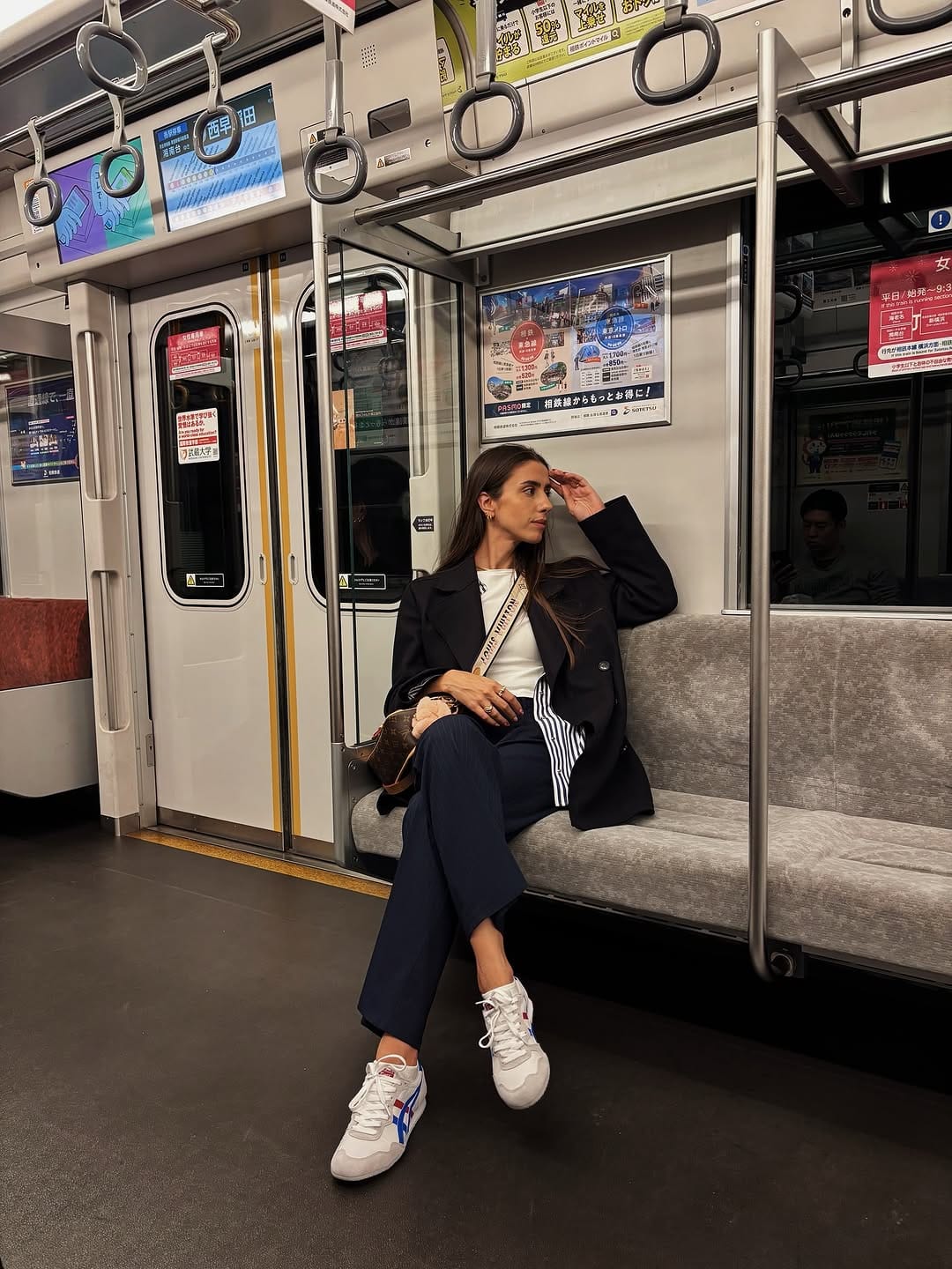 Post 8 by Eva Fernandez on Instagram (carousel)