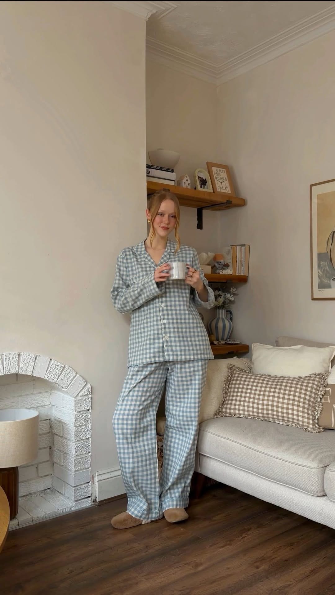 Post 10 by Holly Rebecca White on Instagram (video)
