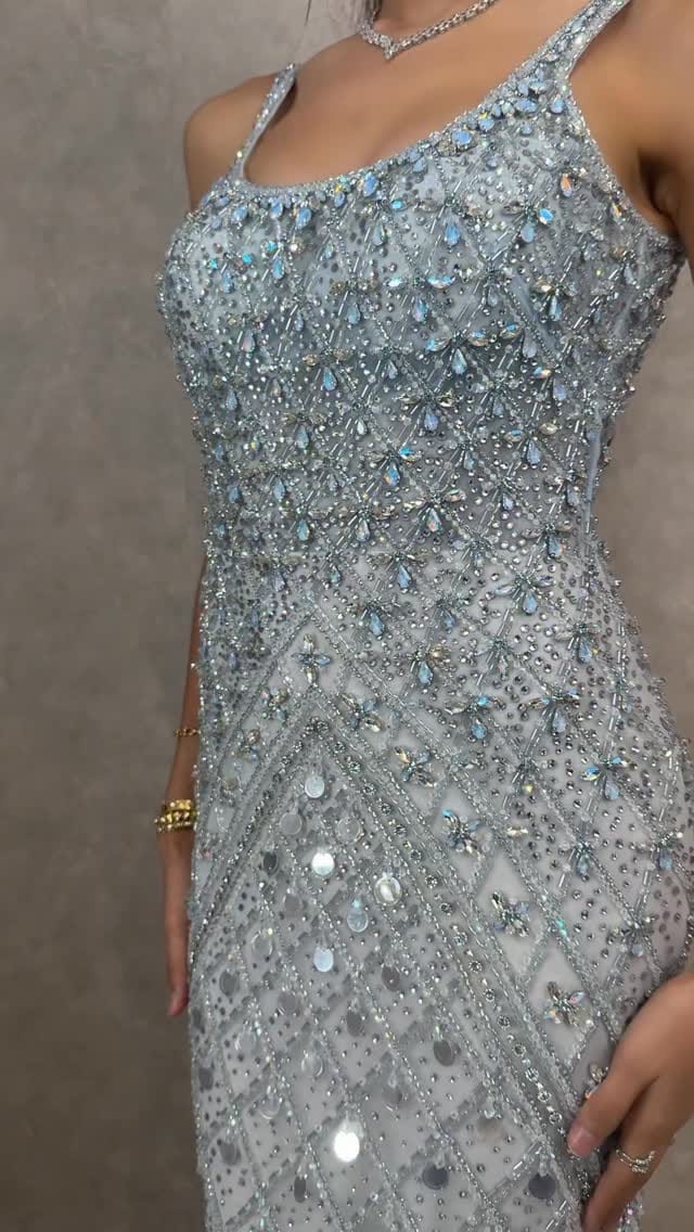 Post 1 by Esteles London on Instagram (video)