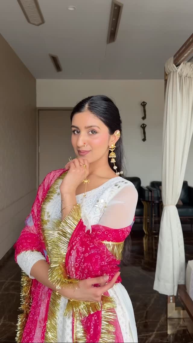 Post 1 by Mansi Nagori on Instagram (video)