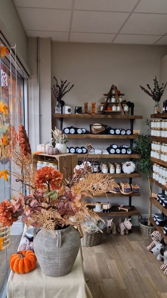 Post 10 by The Naked Candle Co 🕯 on Instagram (video)