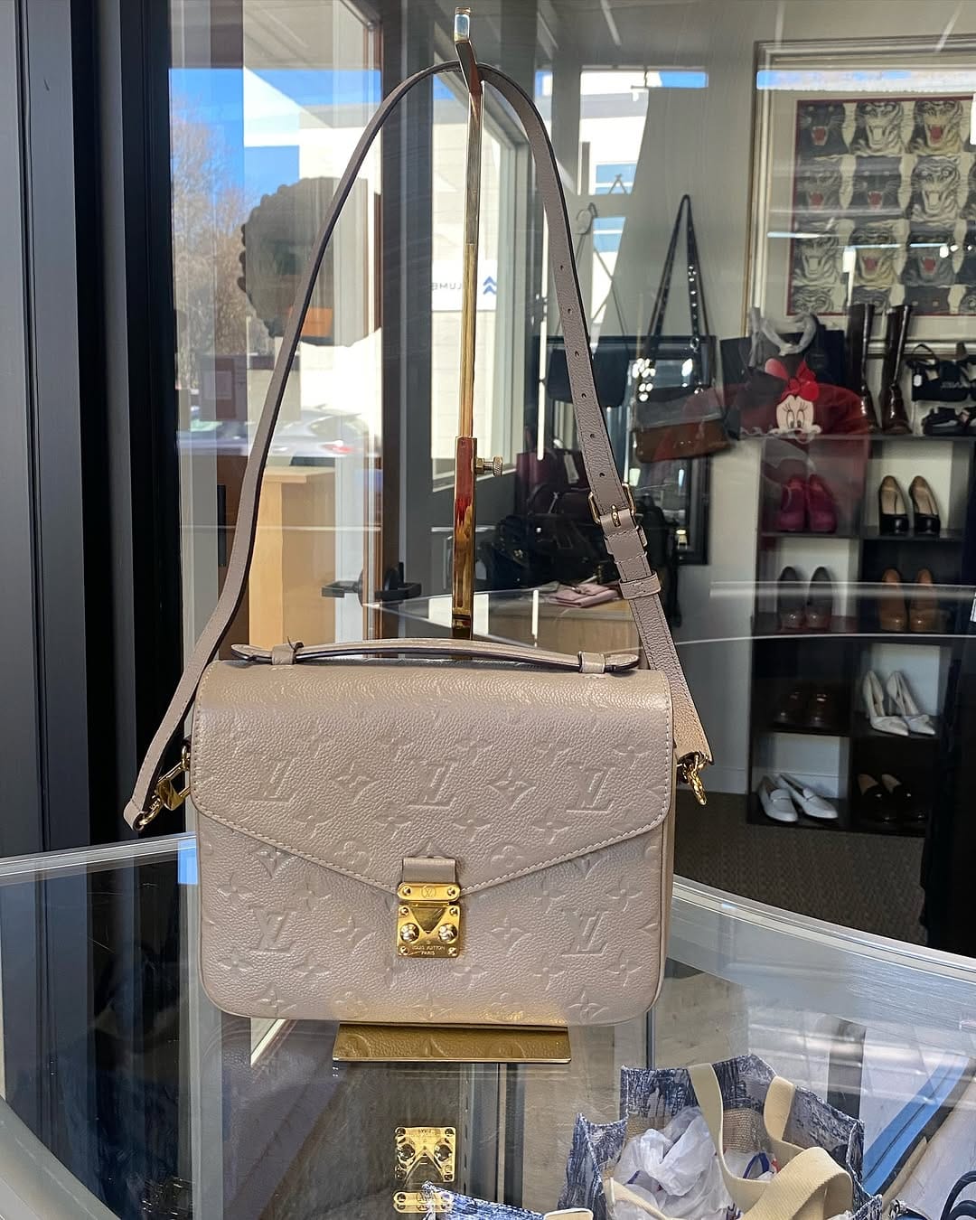 Post 5 by The Bella Abby & Ava Handbag Boutique on Instagram (carousel)