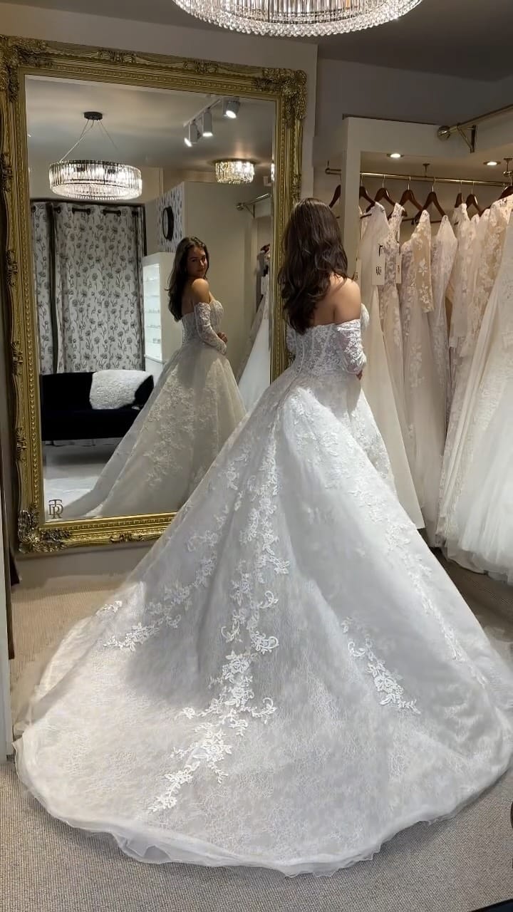 Post 6 by TDR BRIDAL BIRMINGHAM Wedding Dress Boutique on Instagram (video)