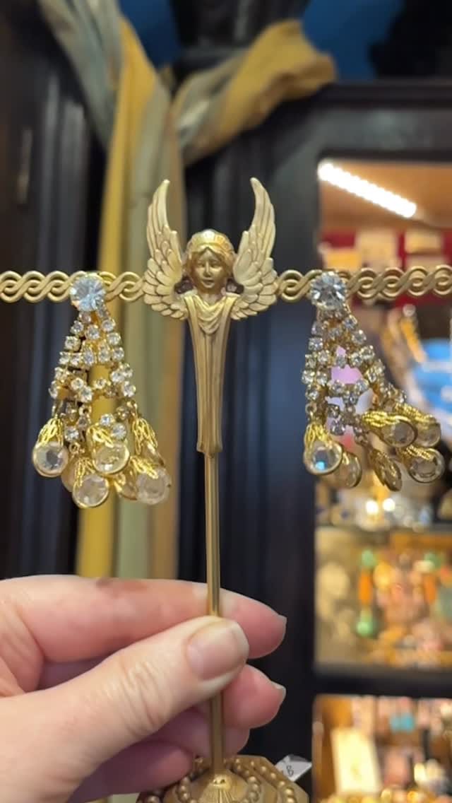 Post 1 by The Hirst Collection on Instagram (video)