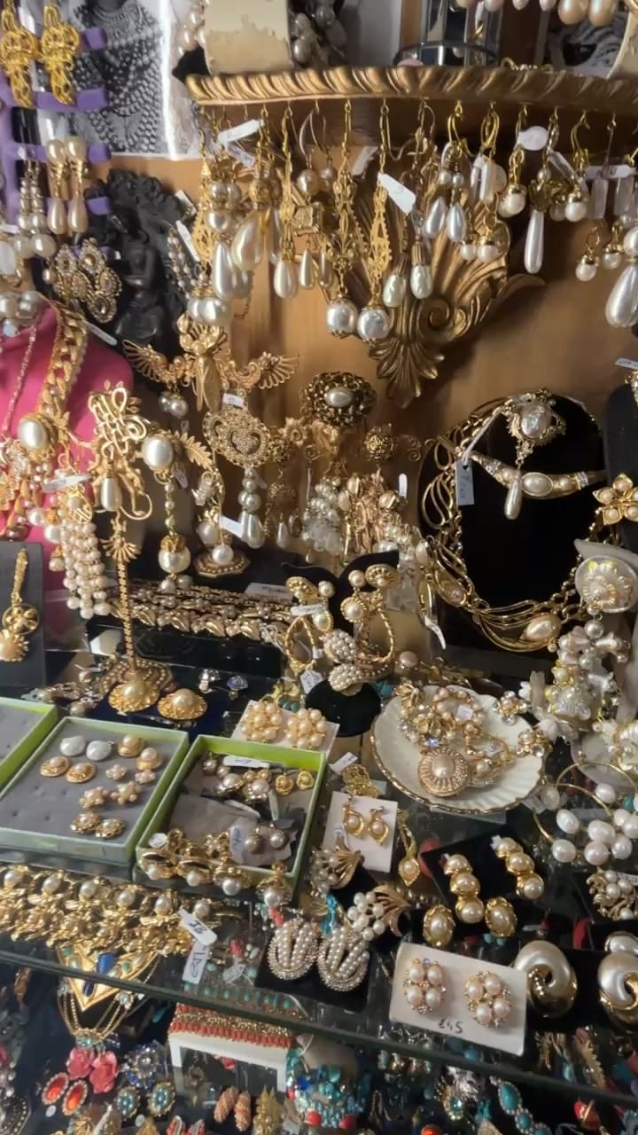 Post 3 by The Hirst Collection on Instagram (video)
