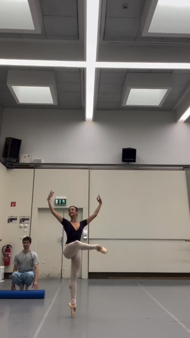 Post 3 by Freed of London on Instagram (video)