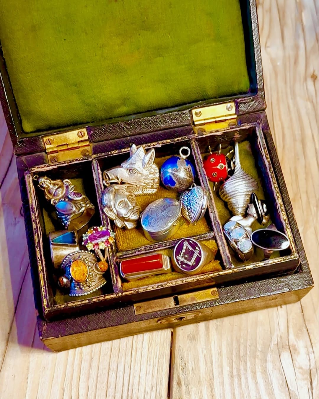 Post 2 by VintageBuyDan on Instagram (image)
