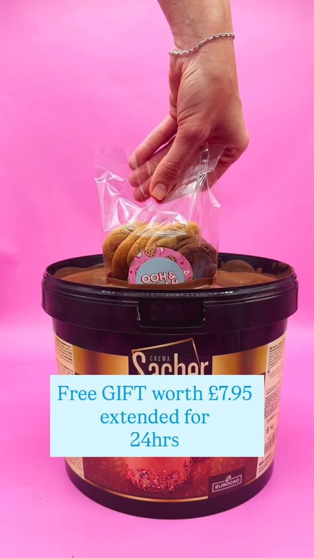 Post 3 by Ooh&Aah - Personalised Cookies on Instagram (video)