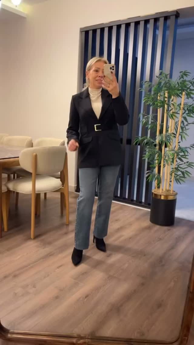 Post 7 by • m a d a m e  m i d y • on Instagram (video)
