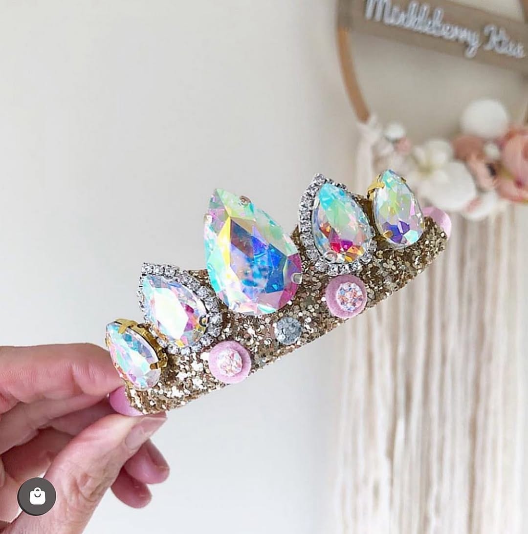 Post 10 by Minkleberry Kiss on Instagram (image)