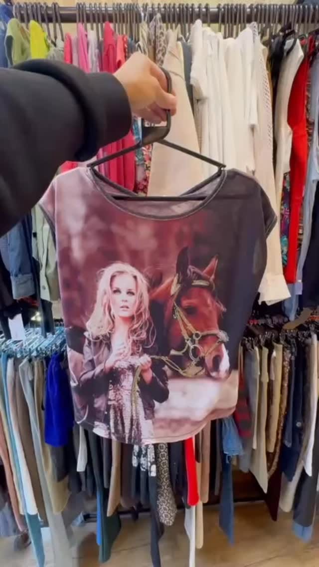Post 4 by Pepper Tree London on Instagram (video)