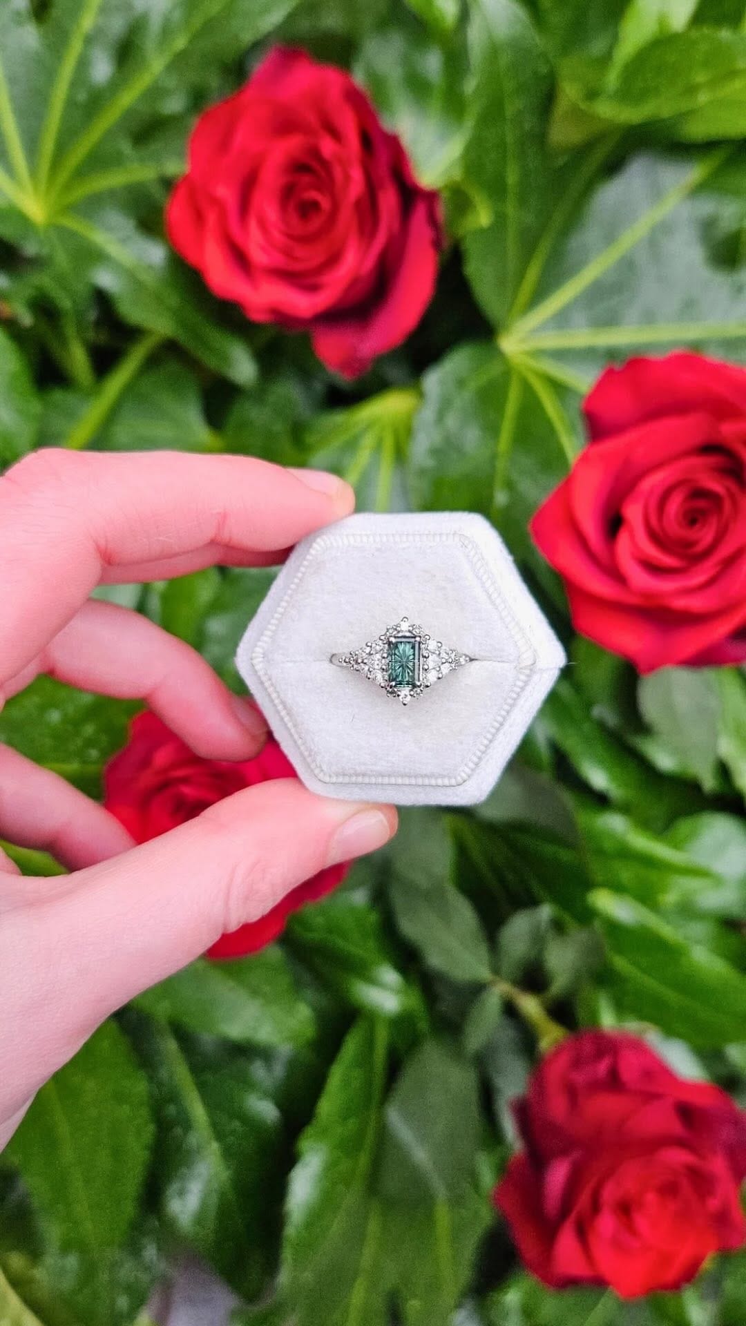 Post 4 by Aardvark Jewellery on Instagram (video)