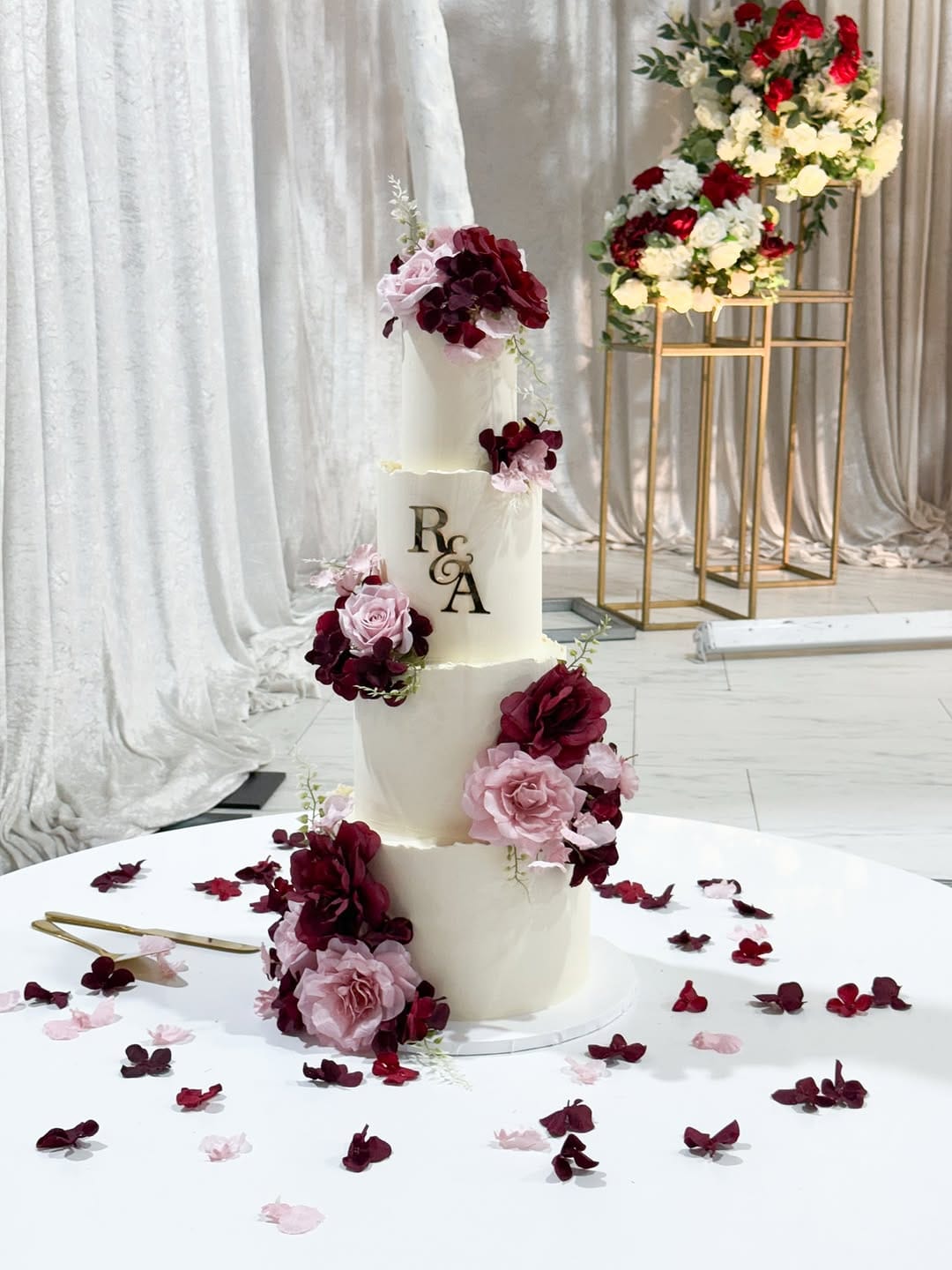 Post 6 by Cakes By Hassan on Instagram (image)