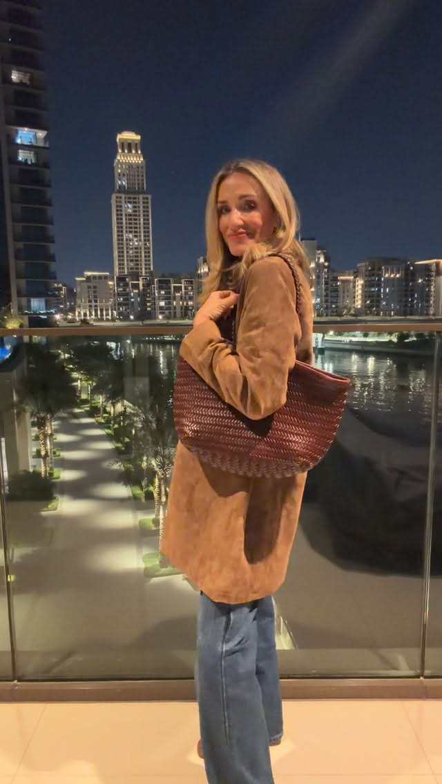 Post 4 by Jo Lewis on Instagram (video)