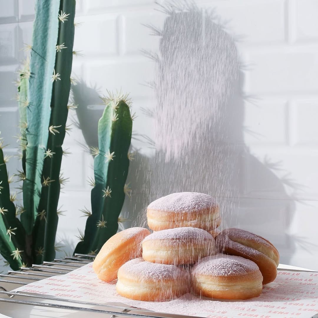 Post 3 by Lena Lu Bomboloni on Instagram (image)