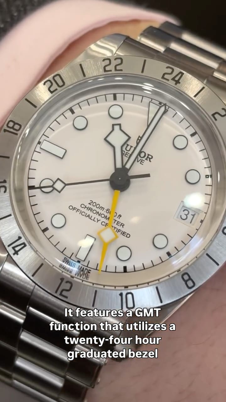 Post 3 by Manfredi Jewels on Instagram (video)