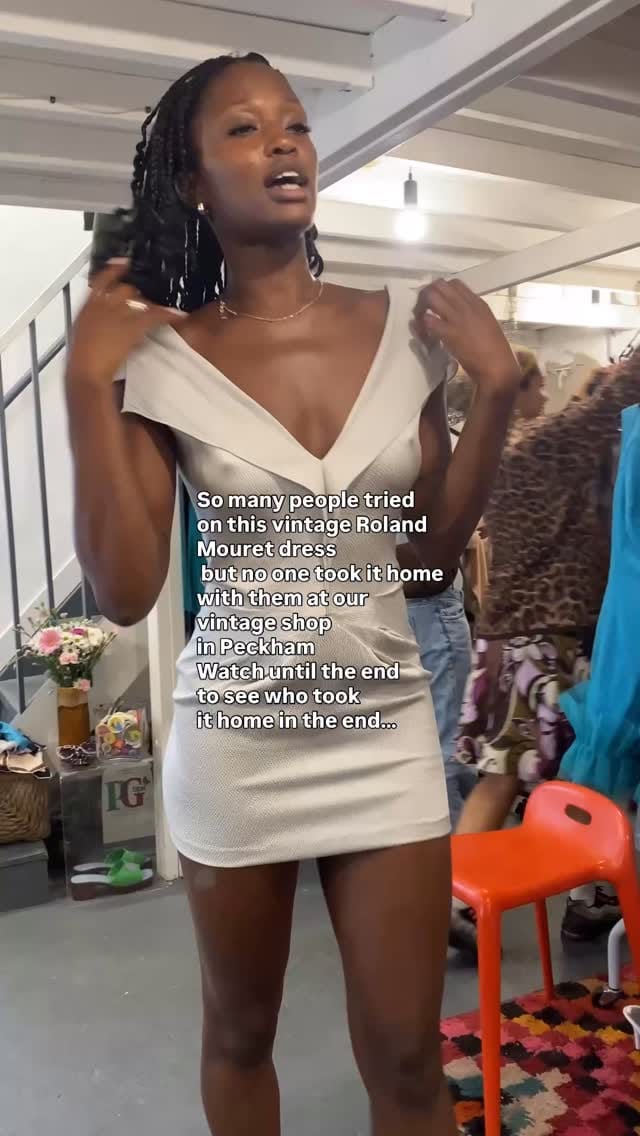 Post 8 by Little Sister - London Vintage Shop on Instagram (video)