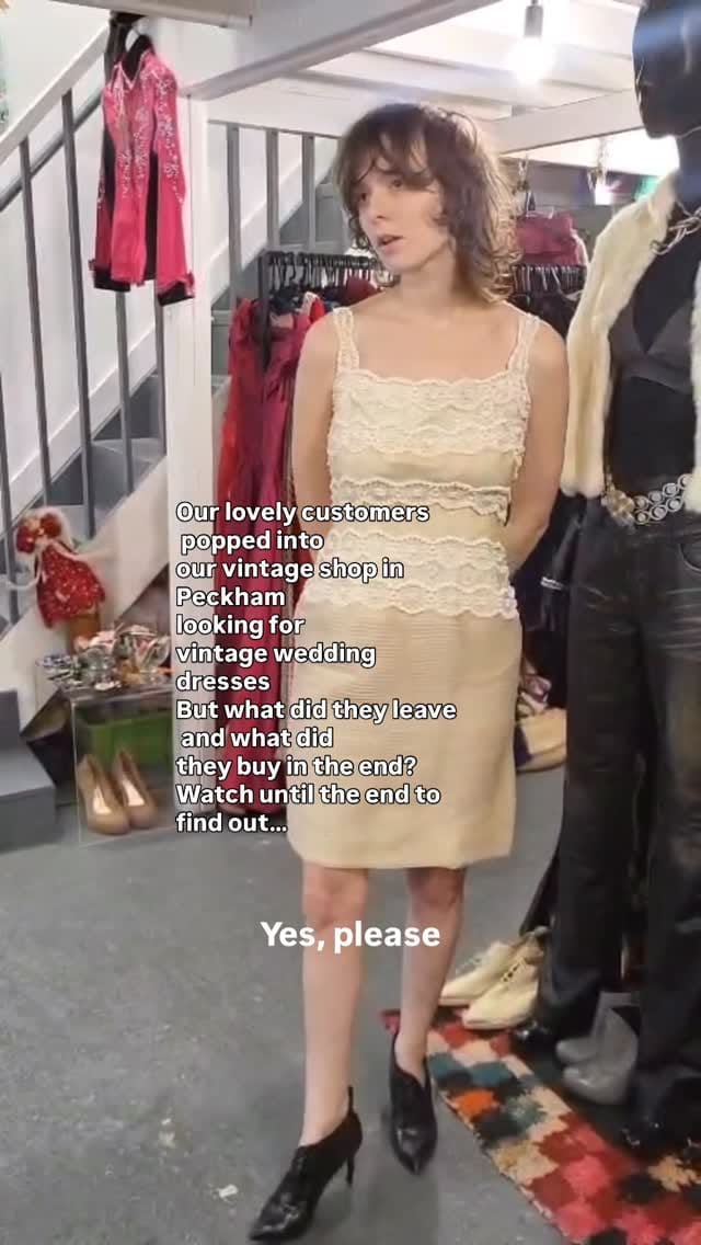 Post 6 by Little Sister - London Vintage Shop on Instagram (video)
