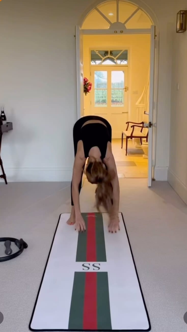 Post 10 by Willow Of London on Instagram (video)