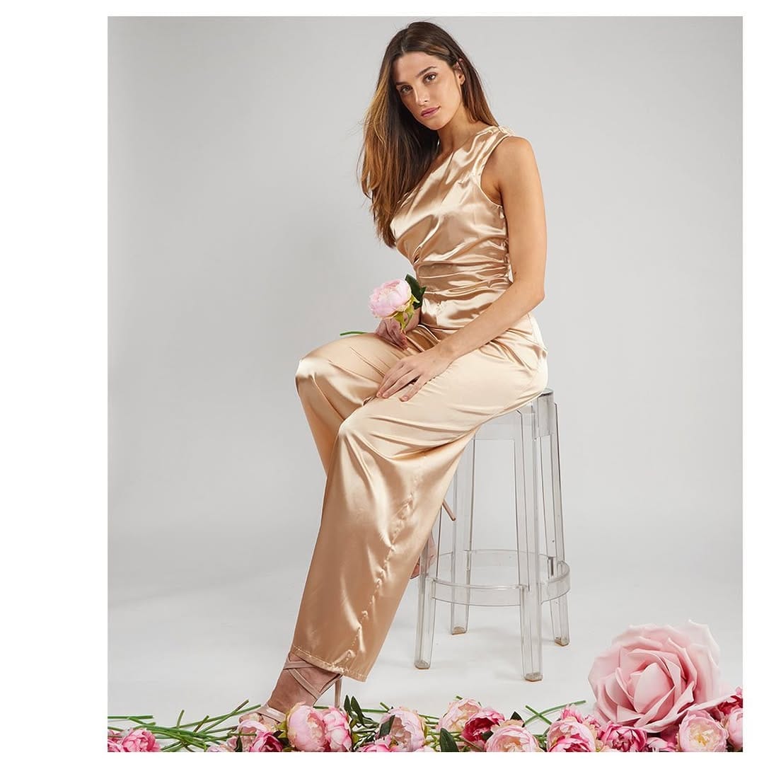Post 2 by London Look on Instagram (image)