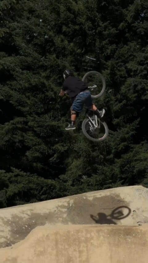 Post 1 by ▪️Loose Riders England▪️ on Instagram (video)