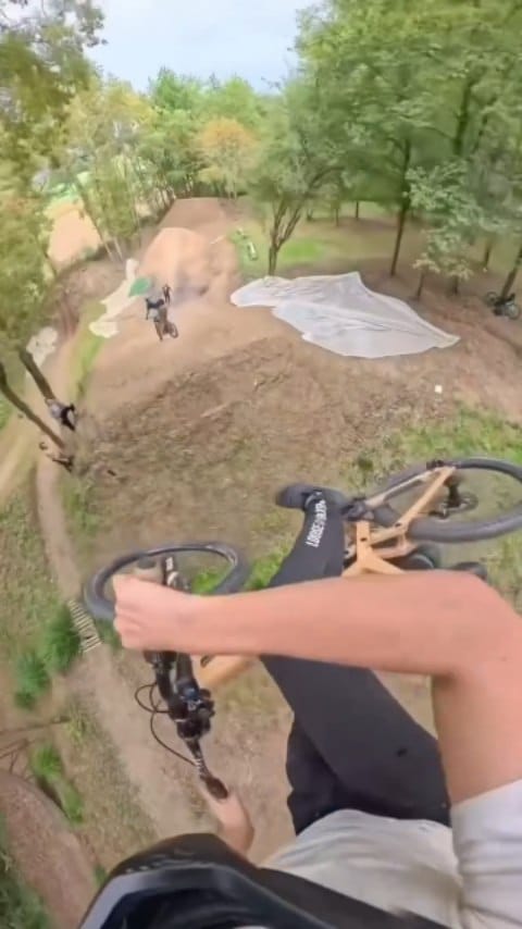 Post 5 by ▪️Loose Riders England▪️ on Instagram (video)