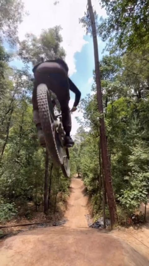 Post 10 by ▪️Loose Riders England▪️ on Instagram (video)