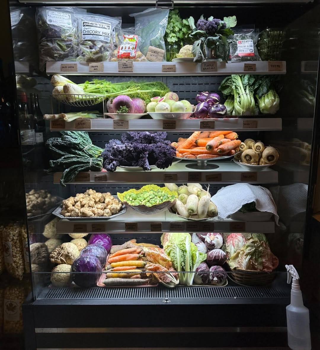 Post 4 by Momma’s Grocery + Wine on Instagram (image)