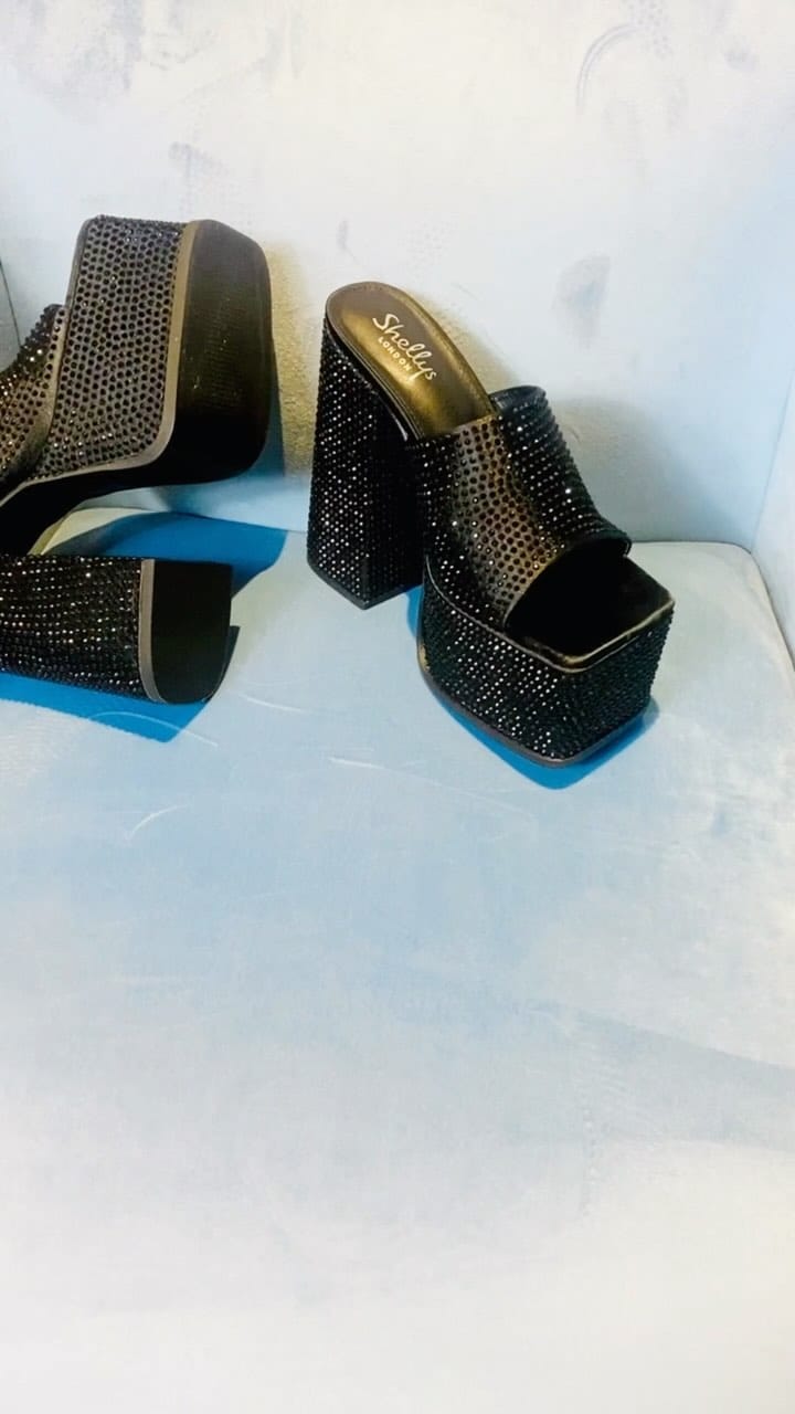 Post 2 by Shellys London on Instagram (video)
