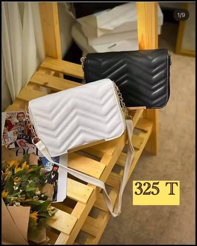 Post 9 by #کیف #صندل #کتونی #ونس #کوله on Instagram (video)