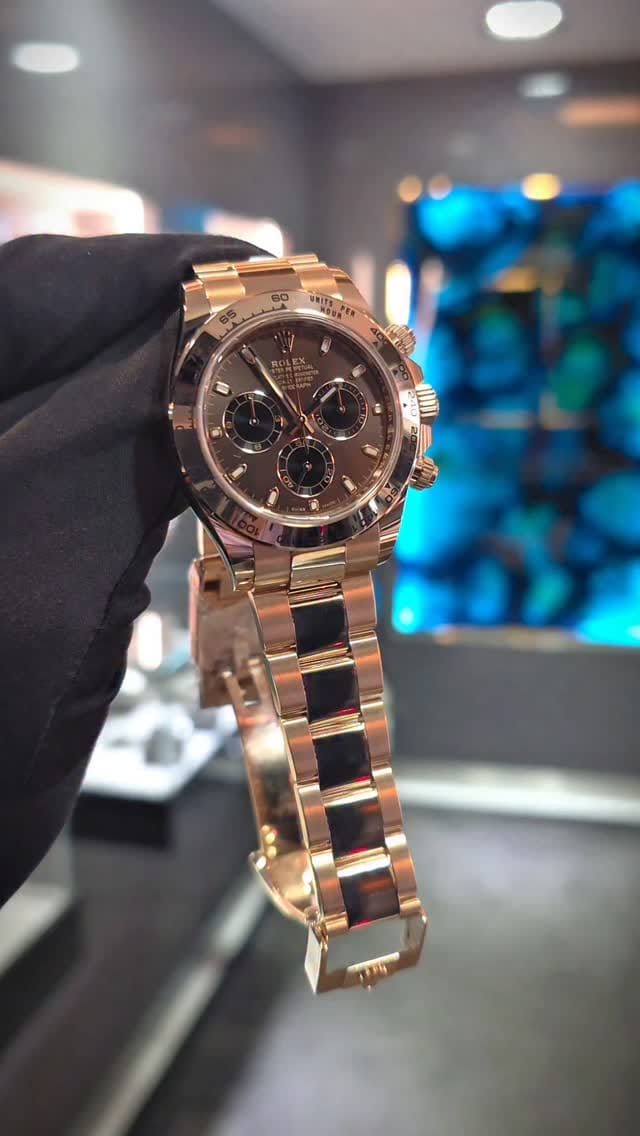 Post 2 by EIGHT LUXURIES on Instagram (video)