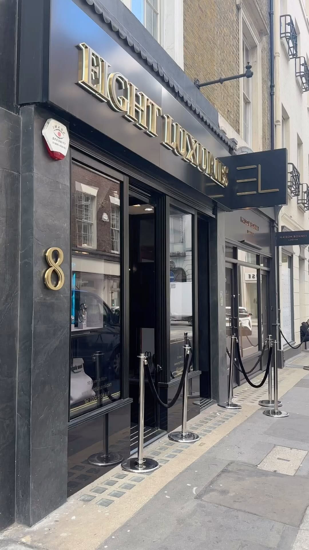 Post 10 by EIGHT LUXURIES on Instagram (video)