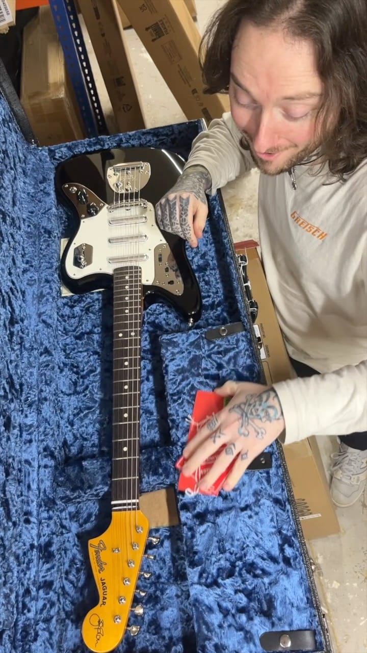 Post 9 by A Strings on Instagram (video)