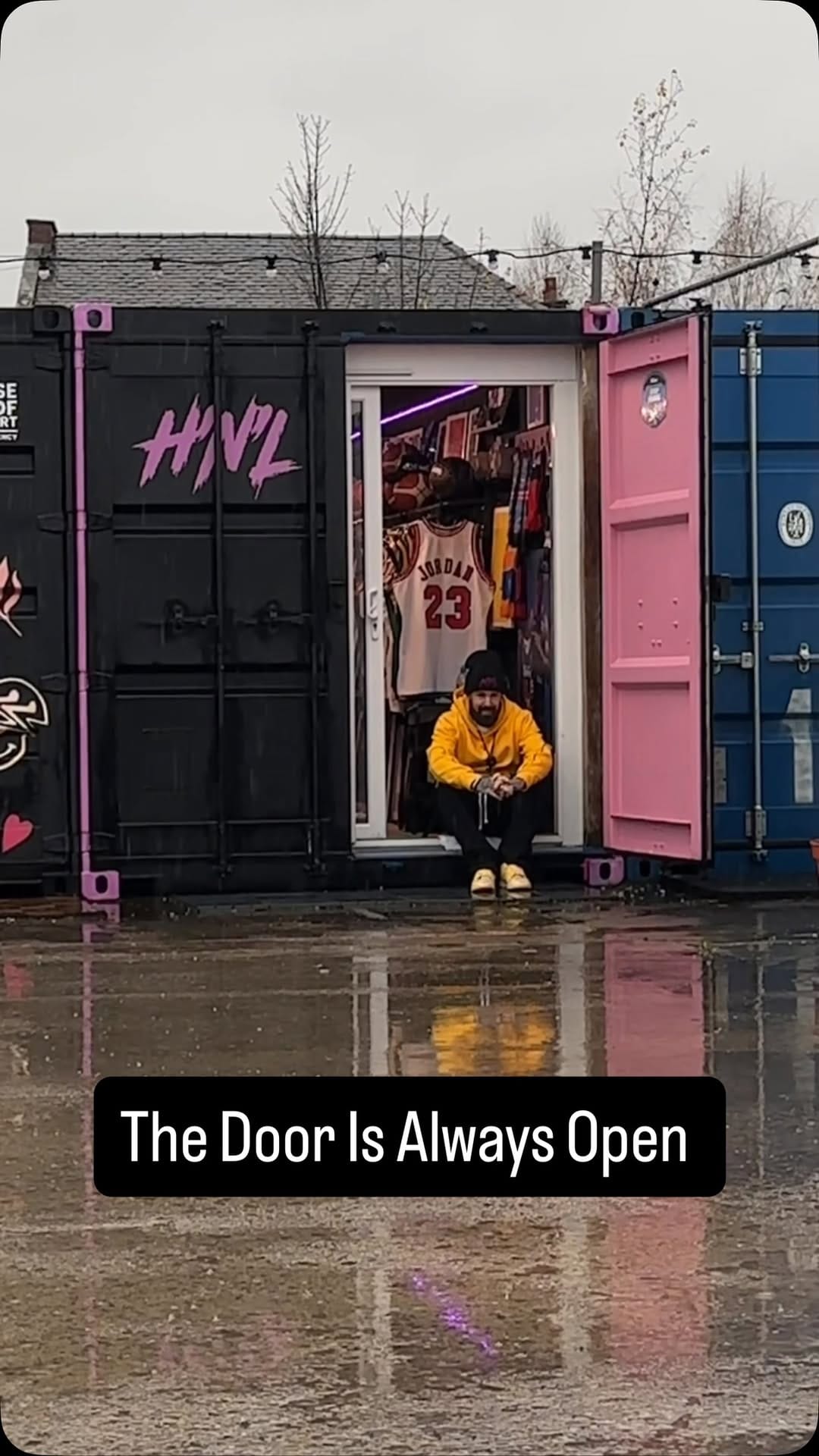 Post 8 by Hoopin’N’Lootin on Instagram (video)