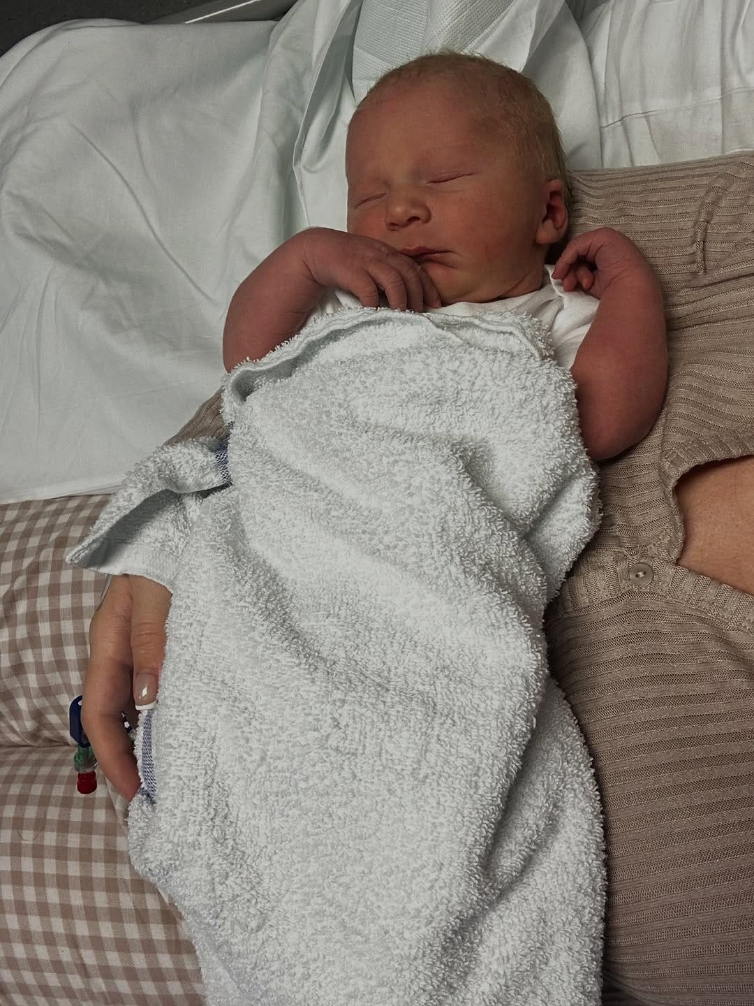 Post 6 by Kirsty | Cosy Home, DIY & IVF to Motherhood on Instagram (carousel)