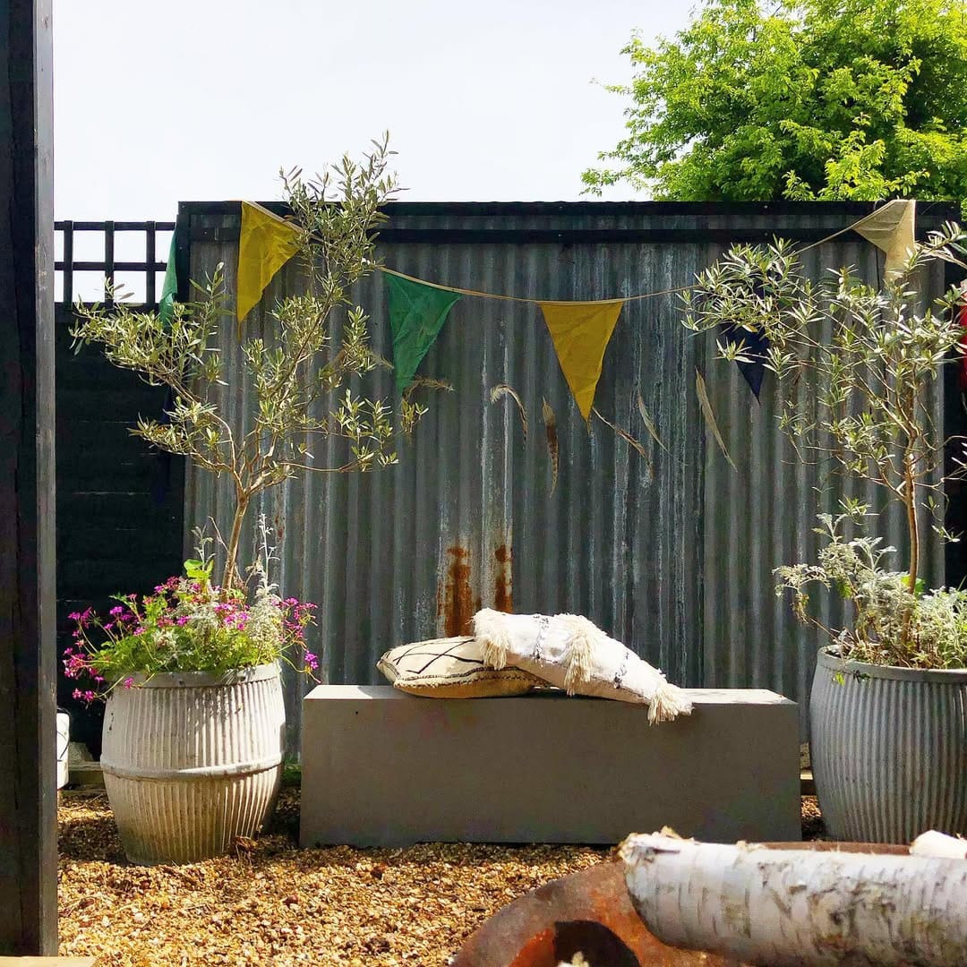 Post 9 by Jo Rigg on Instagram (image)