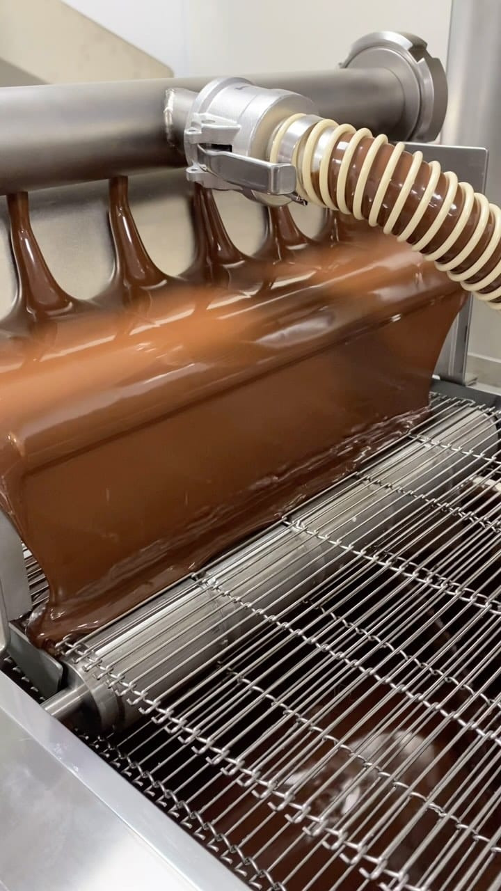 Post 7 by Lauden Chocolate on Instagram (video)