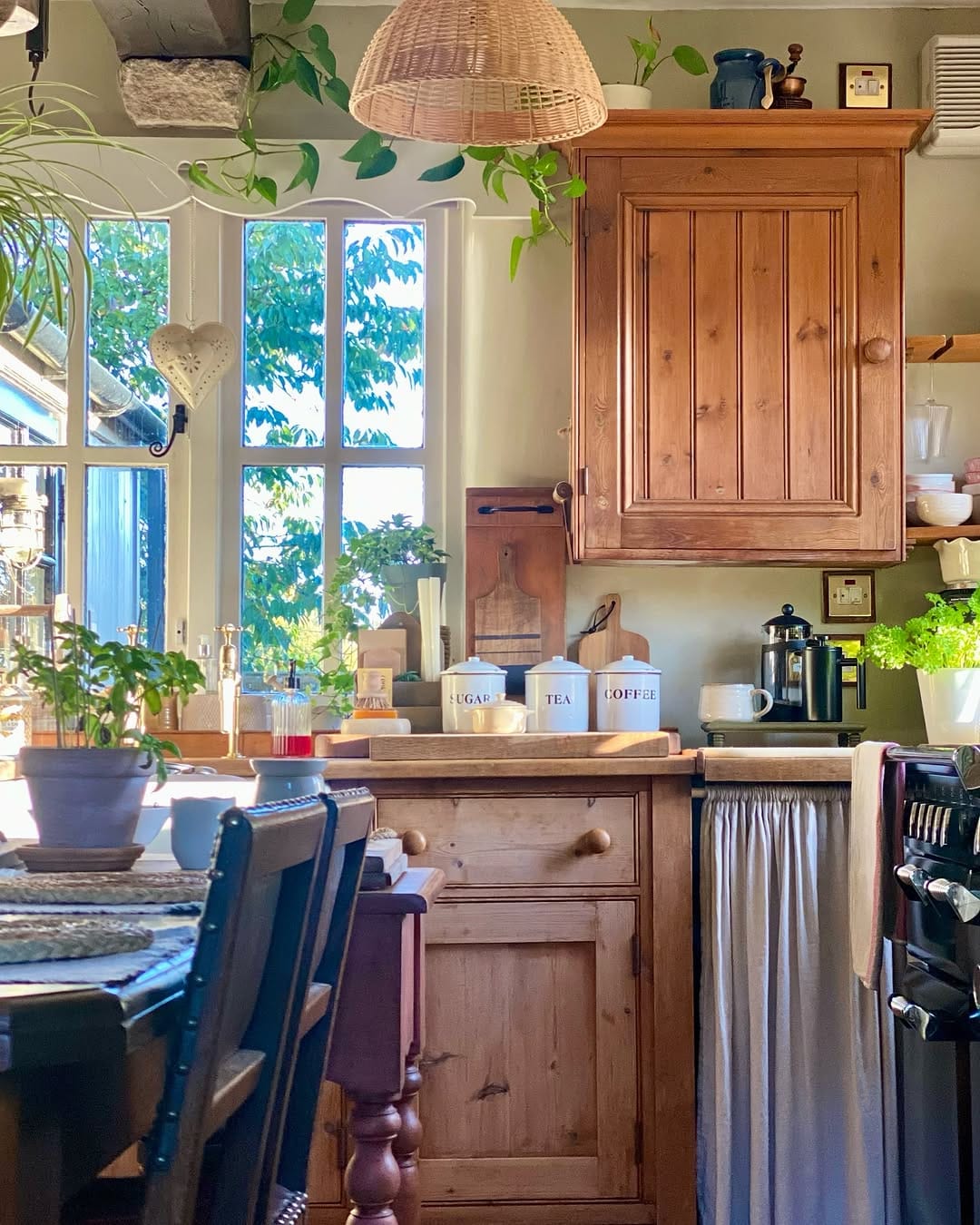 Post 9 by Linda Leetham | Annie.Loveday 🌿 Furniture Painter & Home Maker on Instagram (image)