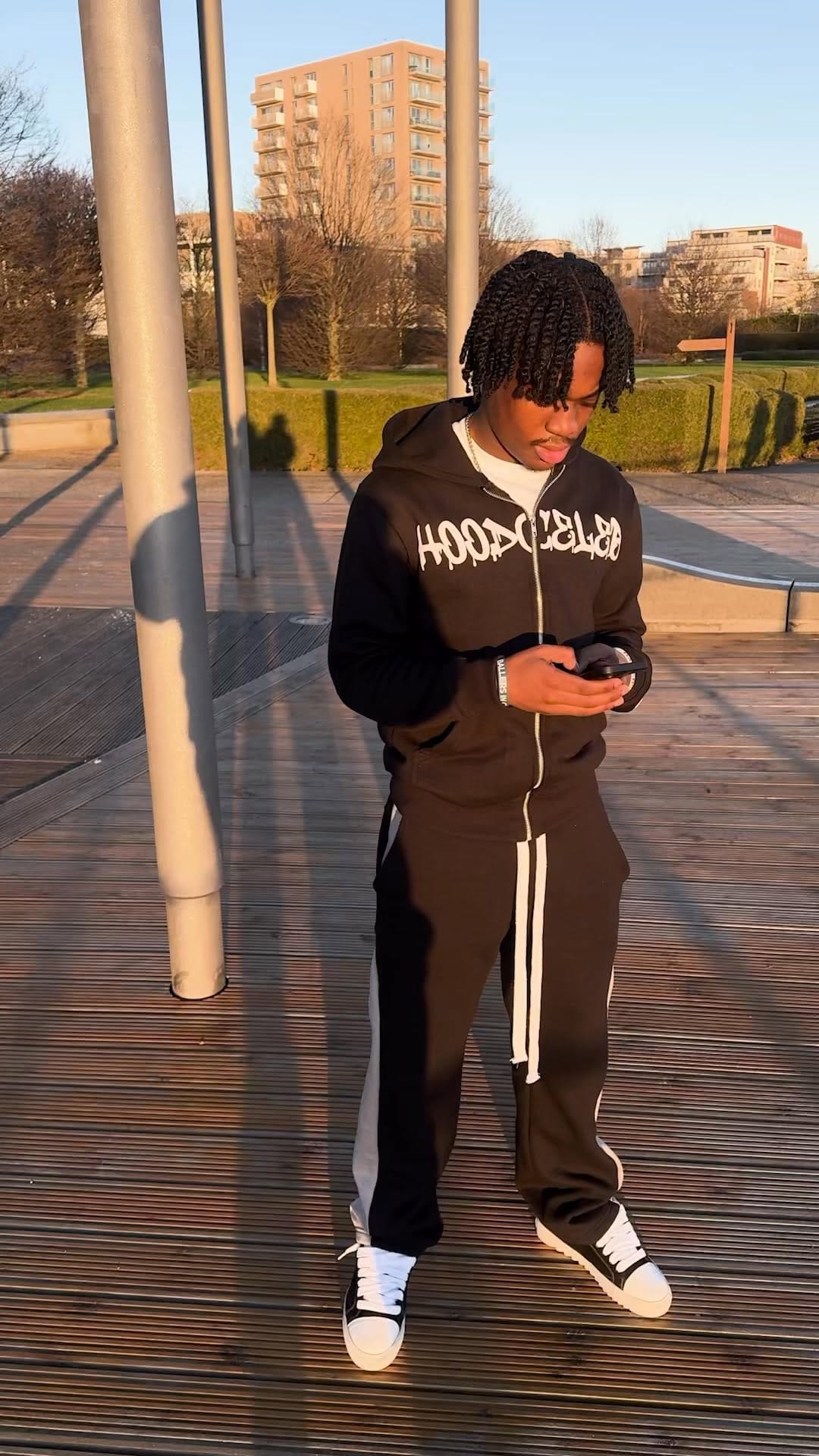 Post 2 by HoodCeleb™️ on Instagram (video)