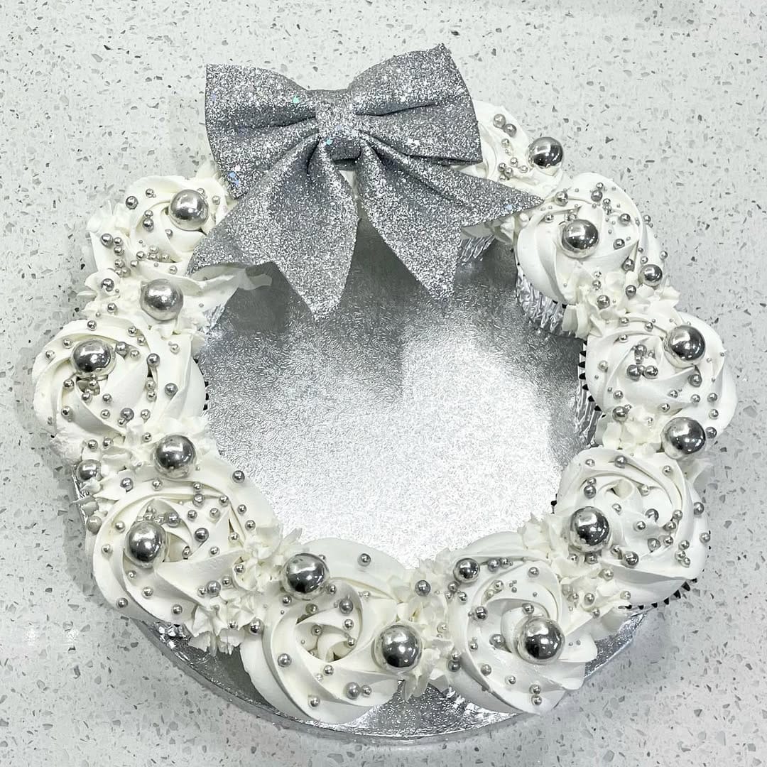 Post 5 by CICISCUPCAKESDUBAI on Instagram (image)