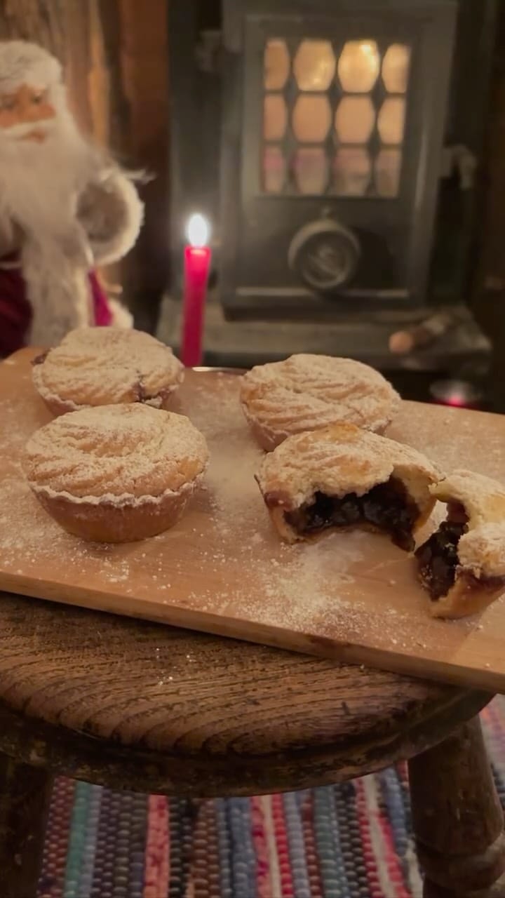 Post 9 by Real Patisserie on Instagram (video)