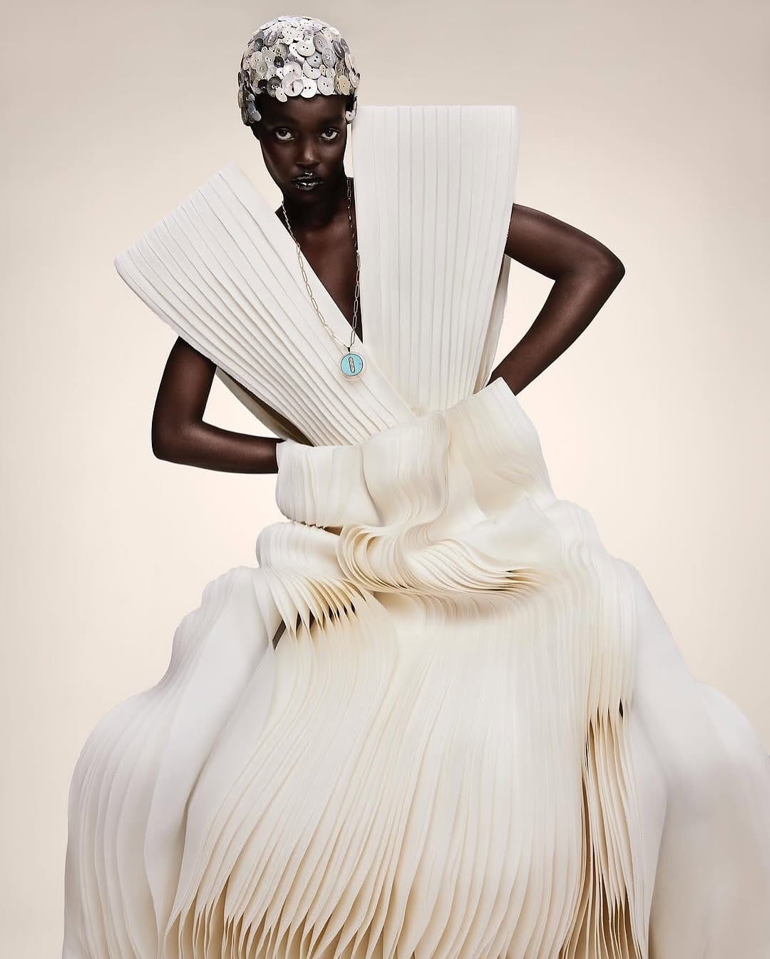 Post 8 by demure Hats | Couture Millinery Amsterdam on Instagram (carousel)