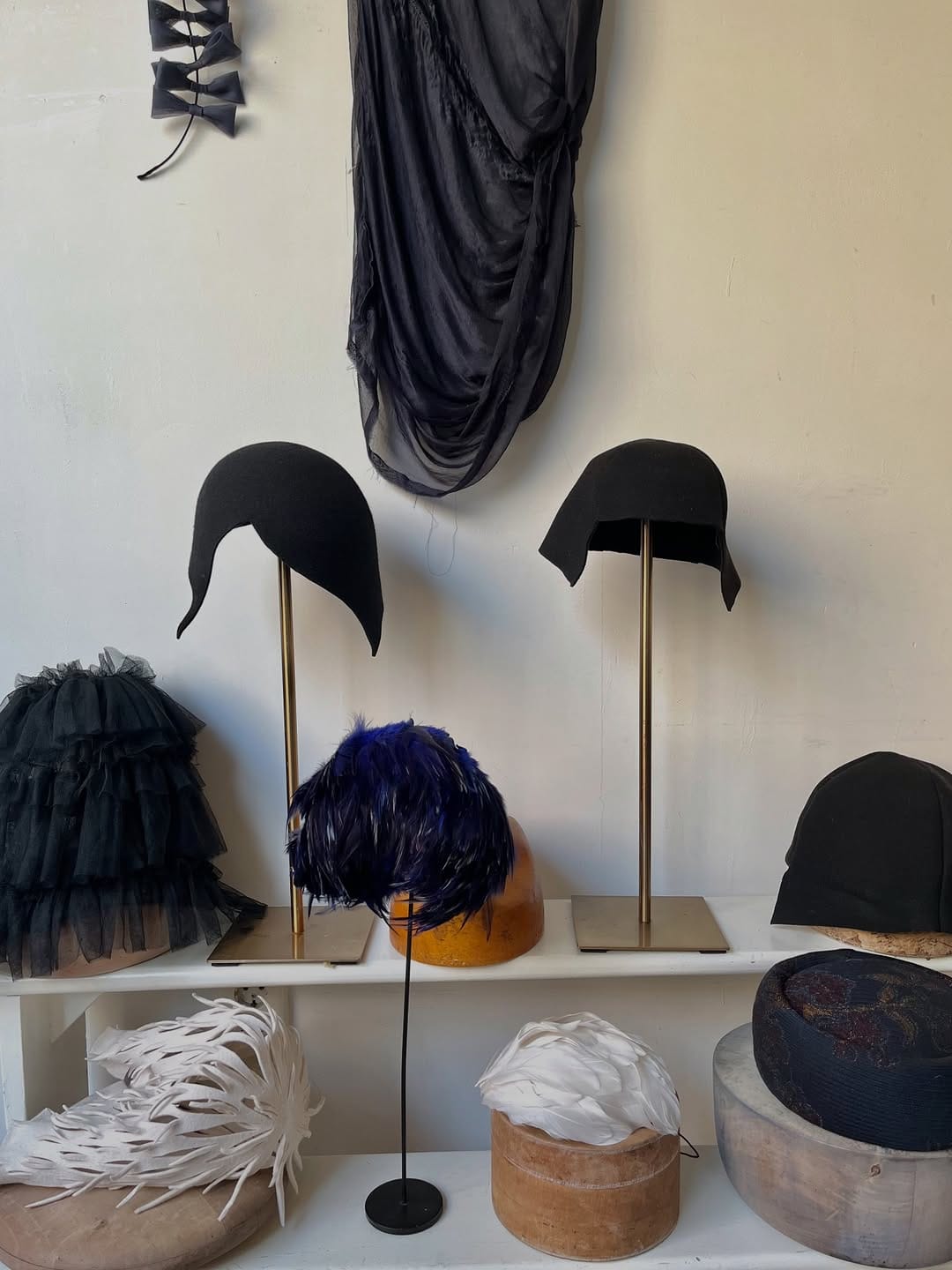 Post 1 by demure Hats | Couture Millinery Amsterdam on Instagram (image)
