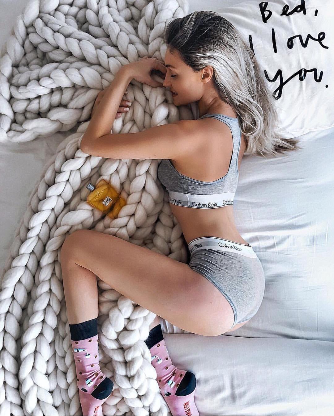 Post 3 by SAINT WOOLS - CHUNKY KNITS on Instagram (image)